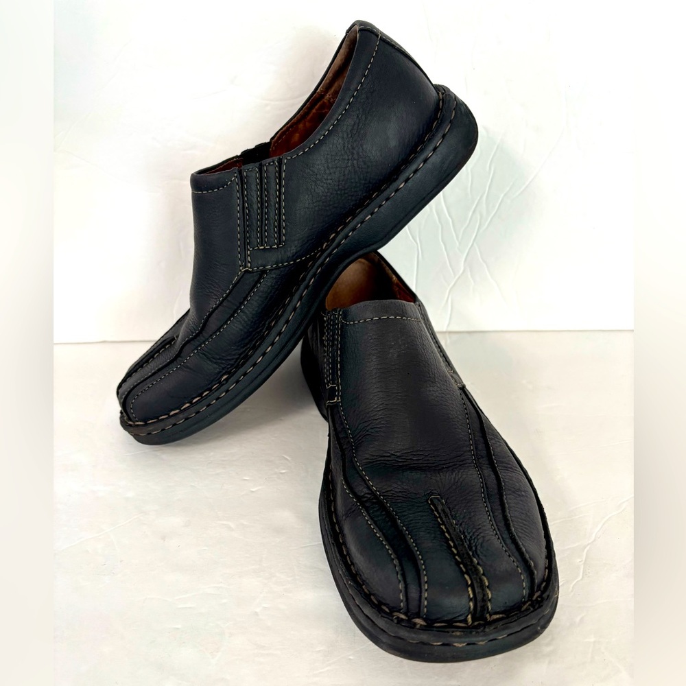 CLARKS Black Slip-On Loafers Size 7